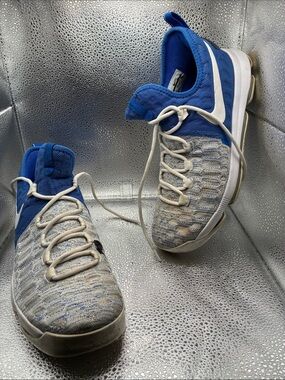 Men's Athletic Kevin Durant Knit Sneakers in Blue and White